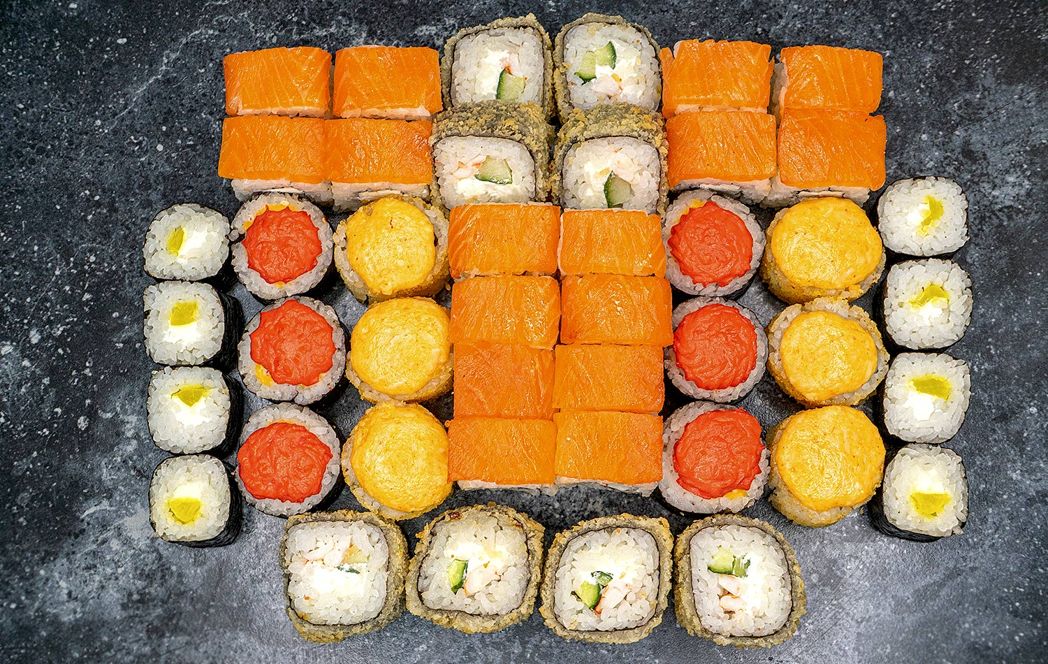 Дрим сет(6)(Фила мини 2шт,киото,чикен хот,запеч калиф,хосомаки с такуаном)